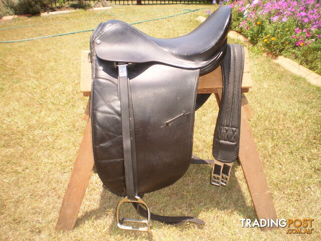 15" Black Dressage Saddle