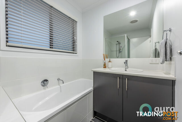 27 Dunlop St Caloundra West QLD 4551