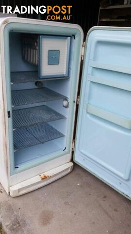 Antique Fridgedaire fridge
