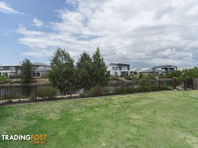 4 Spinnaker Way HOPE ISLAND QLD 4212