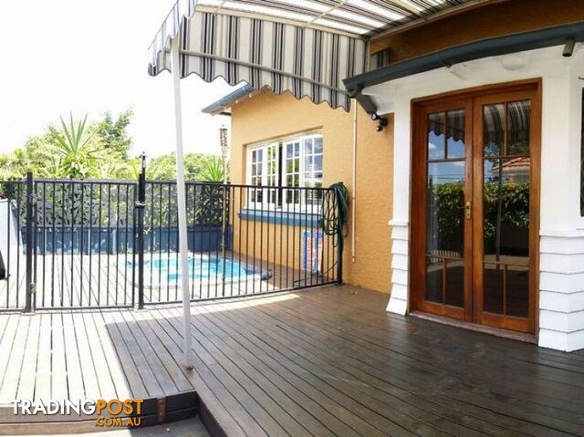 4 23 York St HAMILTON QLD 4007