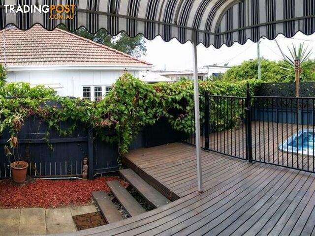 4 23 York St HAMILTON QLD 4007