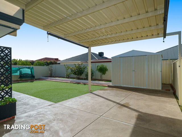 16 Magnesia Road WATTLE GROVE WA 6107