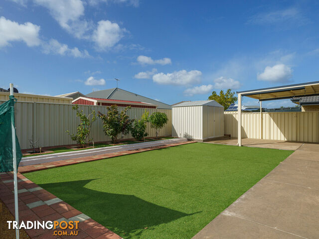 16 Magnesia Road WATTLE GROVE WA 6107