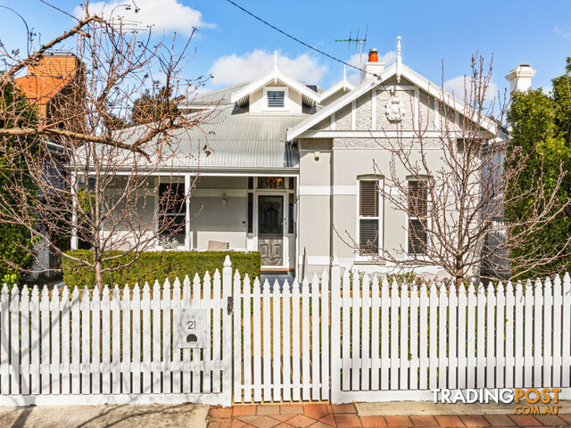21 Chelmsford Road MOUNT LAWLEY WA 6050