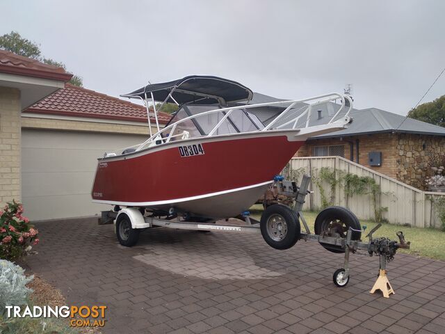 Razerline Eclipse 2004, 4.7 metre with 90HP Suzuki 4 stroke outboard - photo 1 of 3