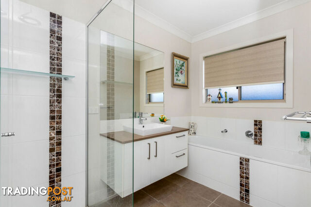 14 Daly Place REDLAND BAY QLD 4165