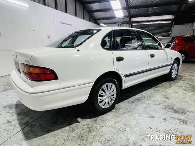 2001  TOYOTA AVALON CSX MCX10R SEDAN