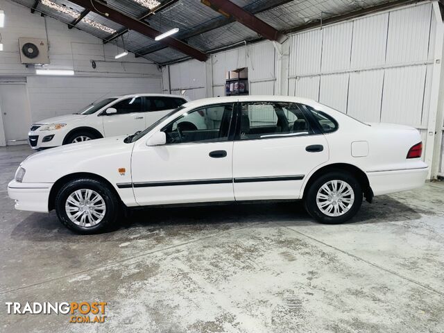 2001  TOYOTA AVALON CSX MCX10R SEDAN