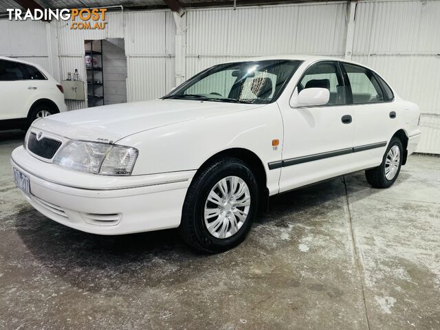 2001  TOYOTA AVALON CSX MCX10R SEDAN