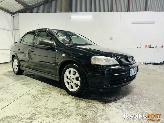 2005  HOLDEN ASTRA Classic Equipe TS MY05 SEDAN