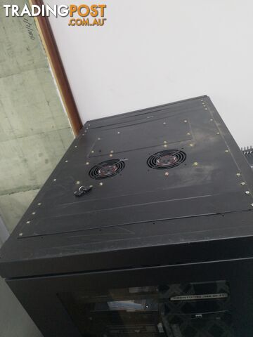 Server unit - Hypertec R19 24RU - photo 3 of 3