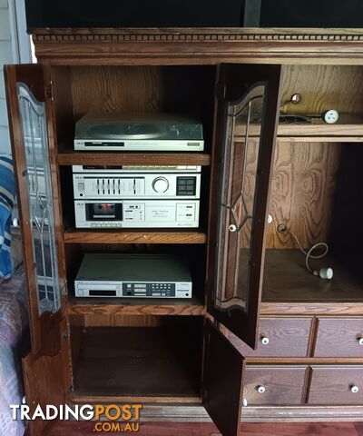 Broyhill Multi-Functional Audio/Video Wall Cabinet with AKAI Audio - photo 4 of 7