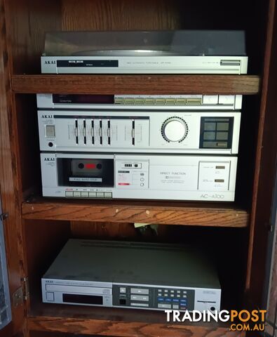 Broyhill Multi-Functional Audio/Video Wall Cabinet with AKAI Audio - photo 5 of 7