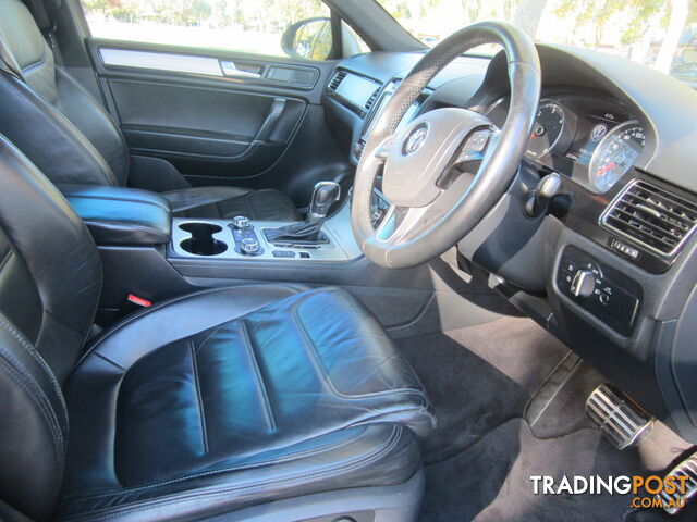 2013 Volkswagen Touareg SUV Automatic