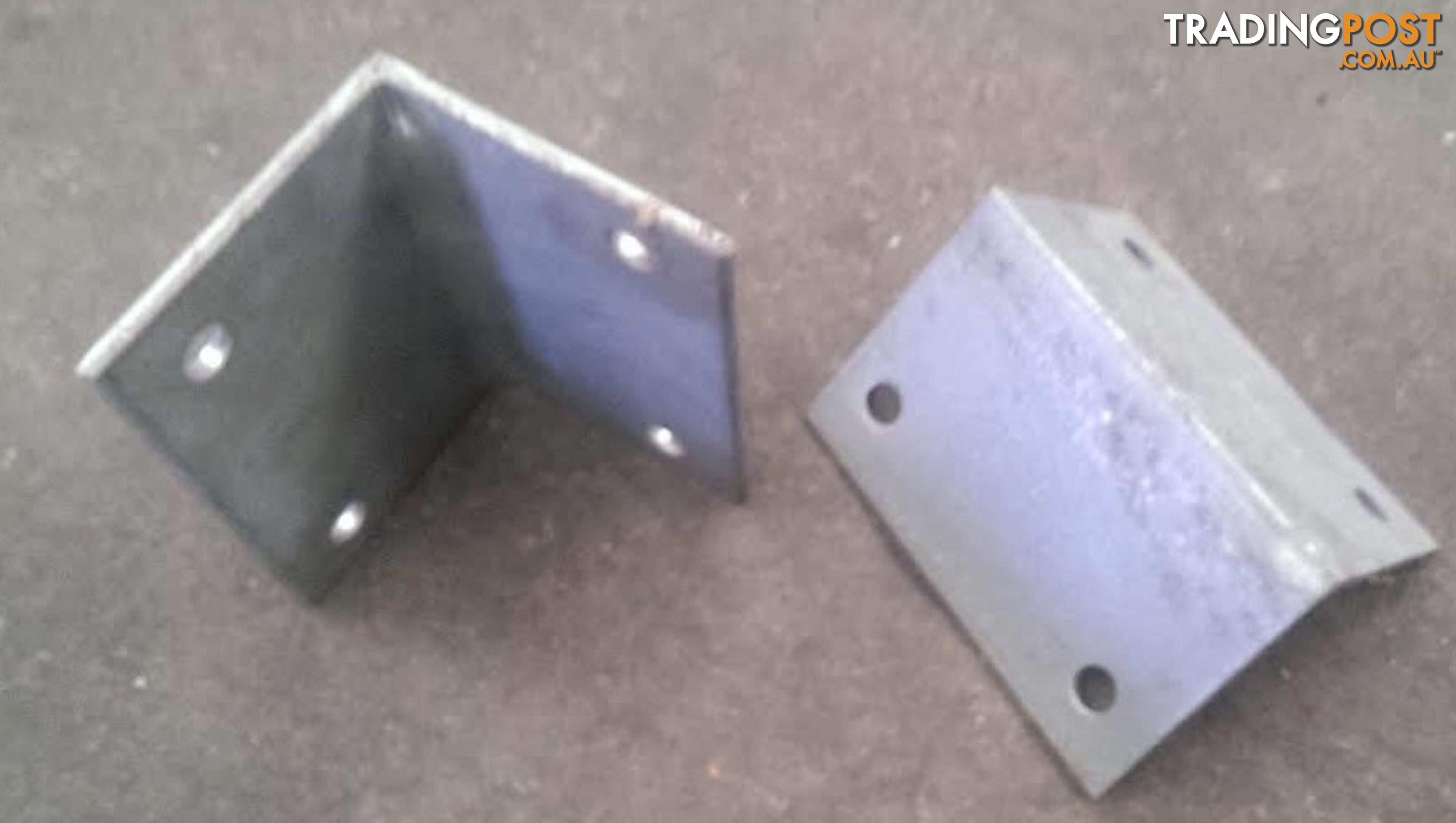 STEEL METAL BASE PLATE 100x100X5MM PUNCHED WITH 4x14mm HOLES