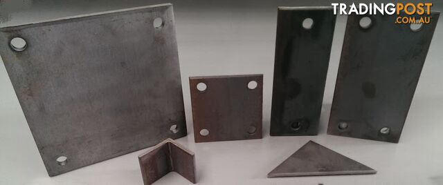 STEEL METAL BASE PLATE 100x100X5MM PUNCHED WITH 4x14mm HOLES