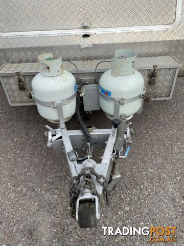 2005 SUPREME TERRITORY SEMI OFF-ROAD POPTOP SHOWER/TOILET COMB # 1308 – $39,000 - photo 2 of 25