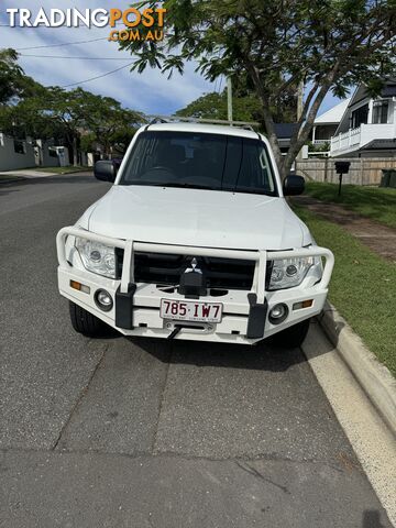 2013 Mitsubishi Pajero GLX Wagon Automatic