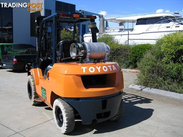 ** RENT NOW ** Forklift-TOYOTA 02-7FG40 LPG