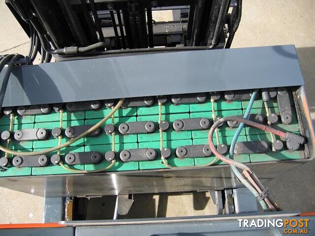 ** RENT NOW ** FORKLIFT-REACH TRUCK Toyota 6FBRE20 - photo 2 of 4
