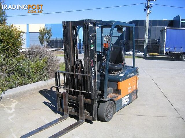 ** RENT NOW **  Forklift TOYOTA 1.8T  with CONTAINER MAST - photo 2 of 8