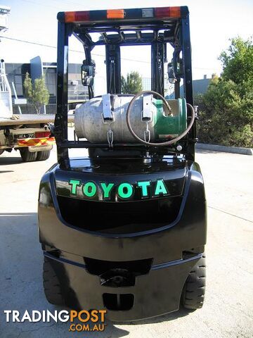 ** RENT NOW **  FORKLIFT **Toyota 32-8FG25  WITH CONTAINER MAST