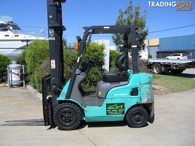 FORKLIFT MITSUBISHI 1.8t with LOW HOURS