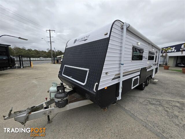 2009 PARAMOUNT CLASSIC CARAVAN 24'6