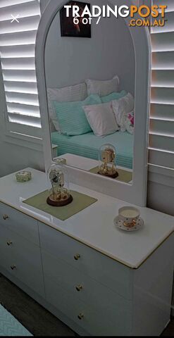 Bedroom Furniture 6 Draw Bedroom Chest With Mirror, 2 Bedside Tables, Queen Bedhead