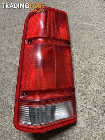 ( SOLD ) Landrover discovery 2 lhs rear tail light
