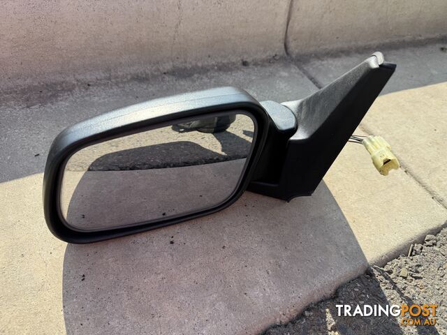 Landrover discovery 2 passenger door mirror