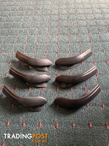 Landrover discovery 2 front window corner drip rail trims