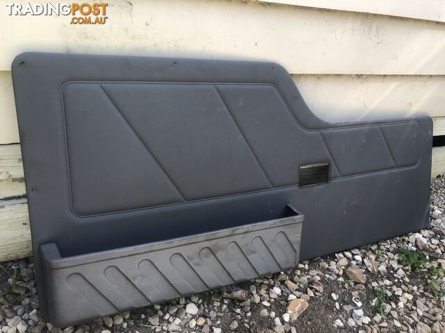 landrover discovery 2 rear tailgate inner trim