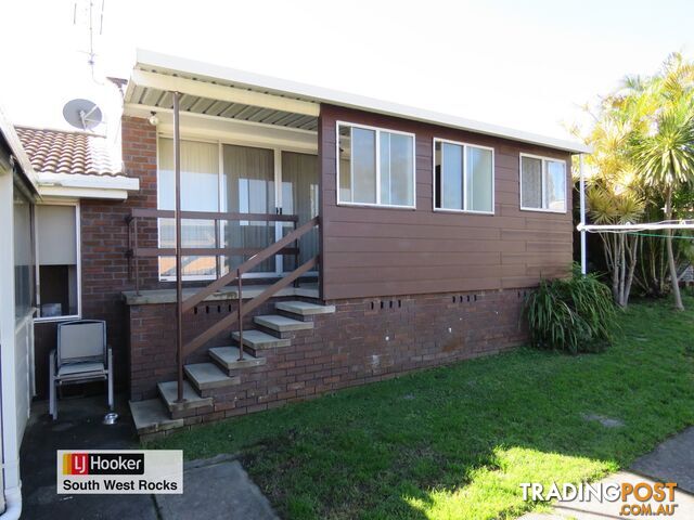 4 Bruce Field Street SOUTH WEST ROCKS NSW 2431