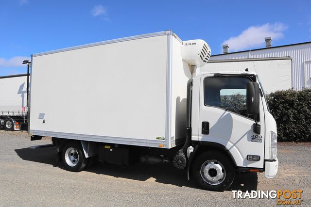 2014 ISUZU NPR400 - photo 4 of 21