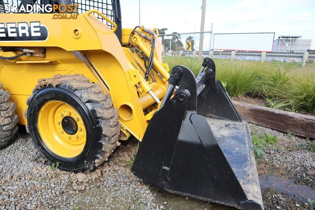 01' JOHN DEERE 240 SKID STEER - photo 5 of 22