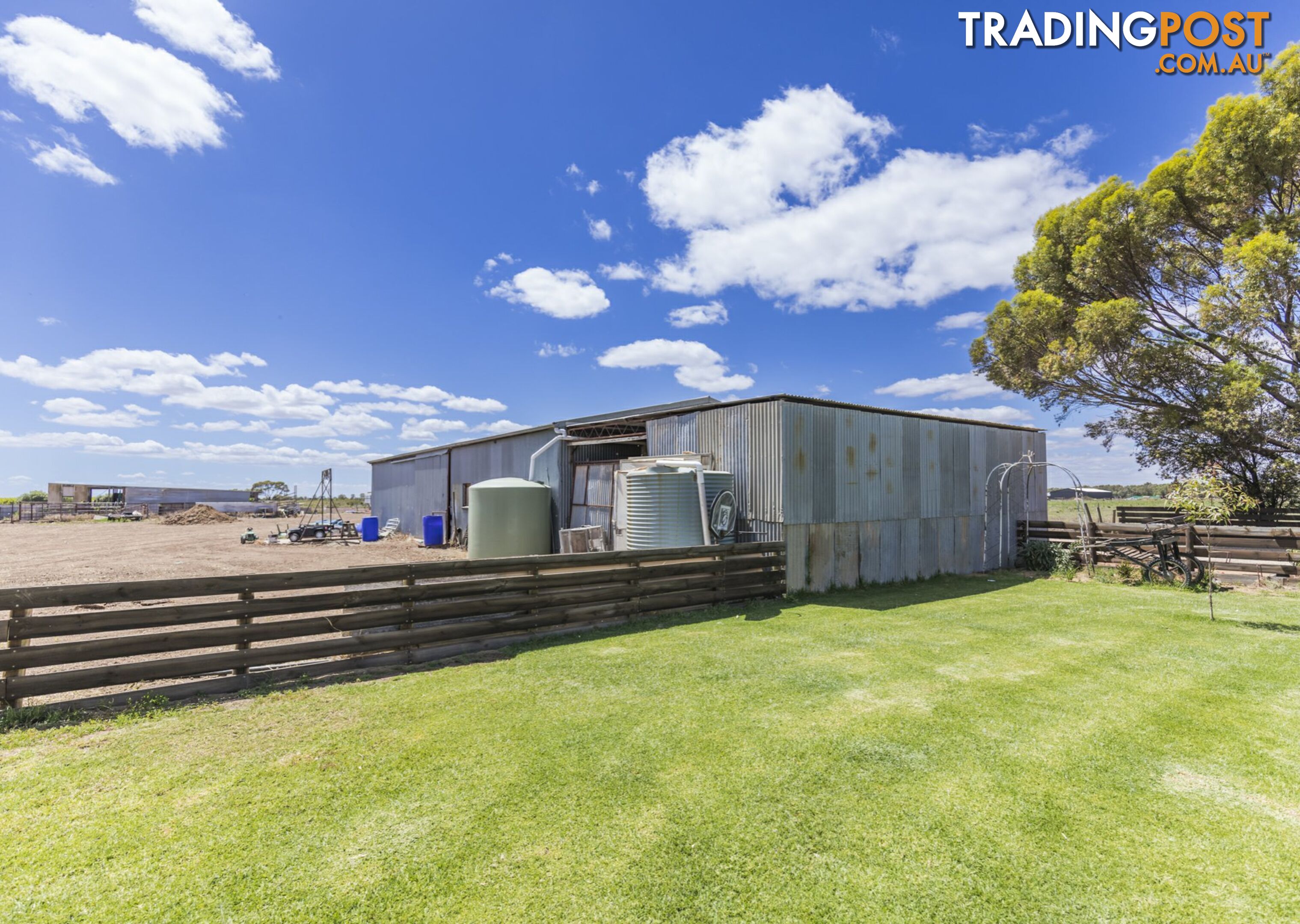 86 Lake Road WOORINEN SOUTH VIC 3588