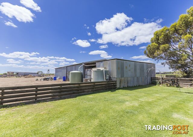 86 Lake Road WOORINEN SOUTH VIC 3588