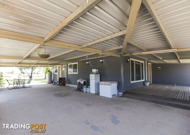 86 Lake Road WOORINEN SOUTH VIC 3588