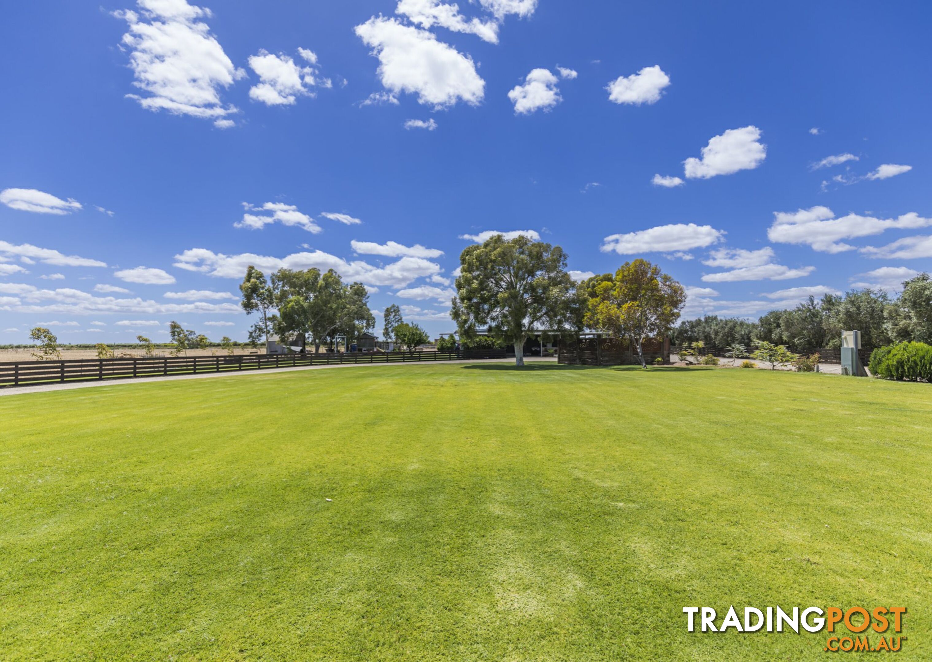 86 Lake Road WOORINEN SOUTH VIC 3588