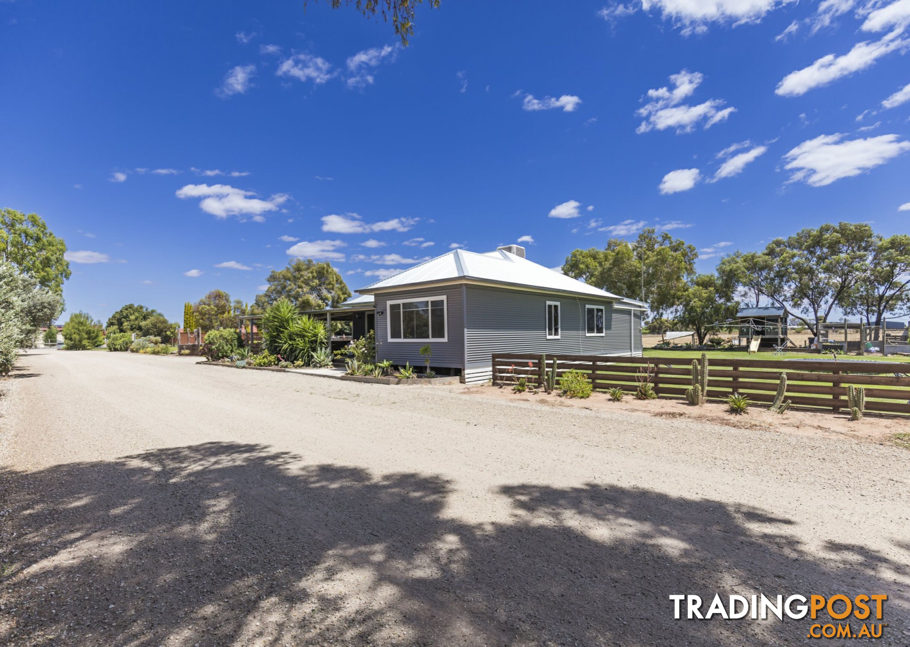 86 Lake Road WOORINEN SOUTH VIC 3588