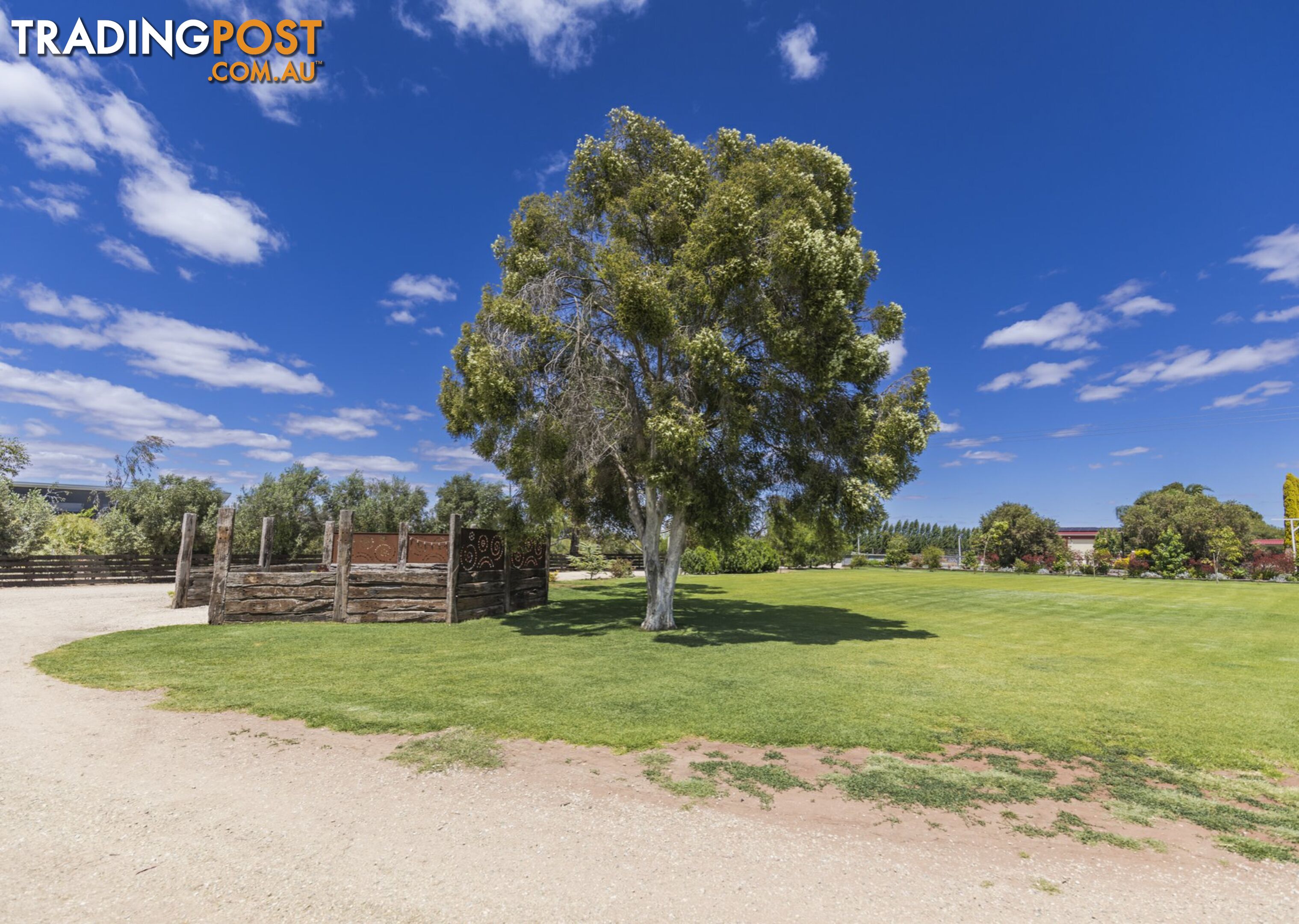 86 Lake Road WOORINEN SOUTH VIC 3588