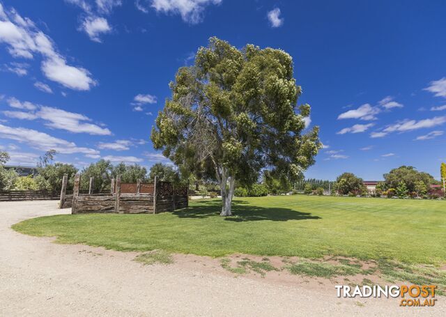 86 Lake Road WOORINEN SOUTH VIC 3588