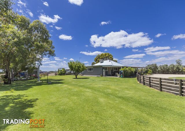 86 Lake Road WOORINEN SOUTH VIC 3588