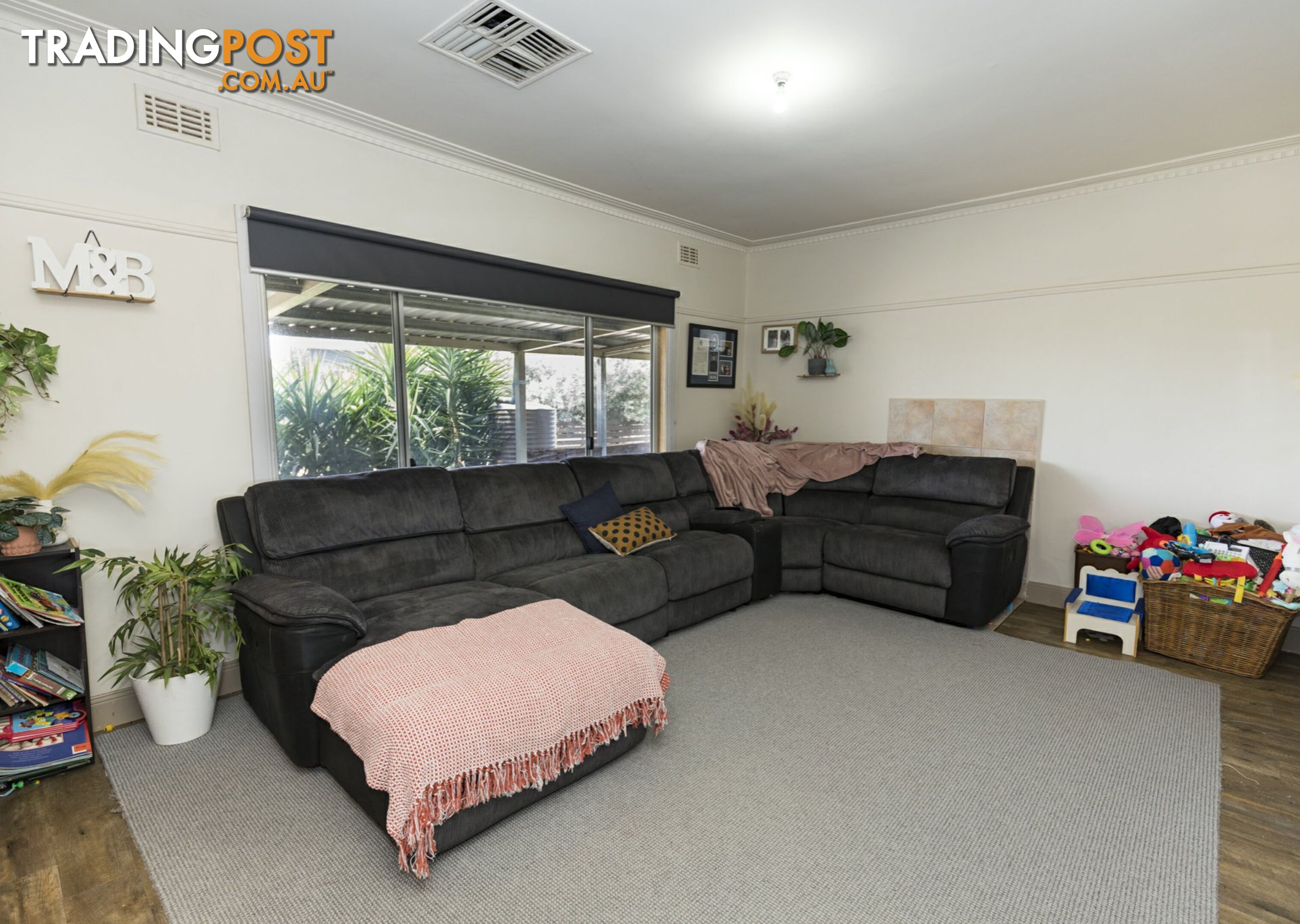 86 Lake Road WOORINEN SOUTH VIC 3588