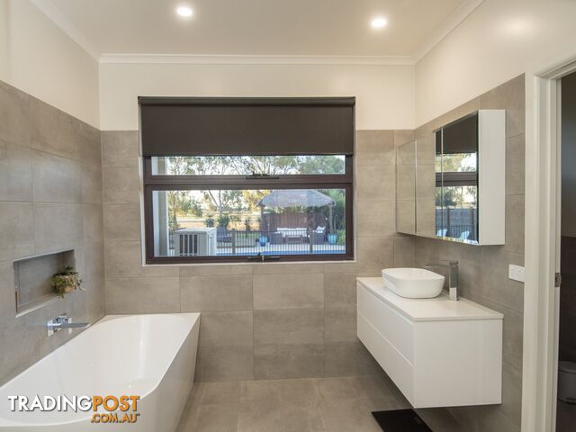 36 Bombardieri Lane SWAN HILL VIC 3585