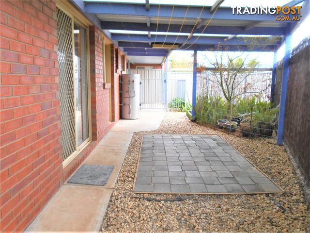 3/6 Cedar Court SWAN HILL VIC 3585