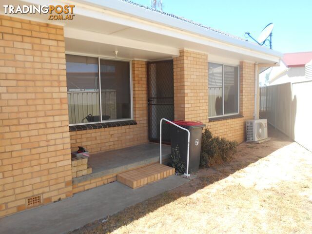 Unit/4/49 Mayall Street BALRANALD NSW 2715