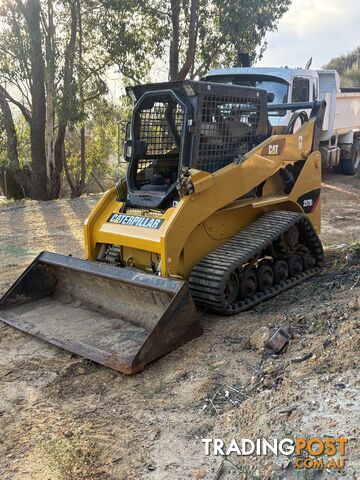 Caterpillar 257b2 track loader earth mover